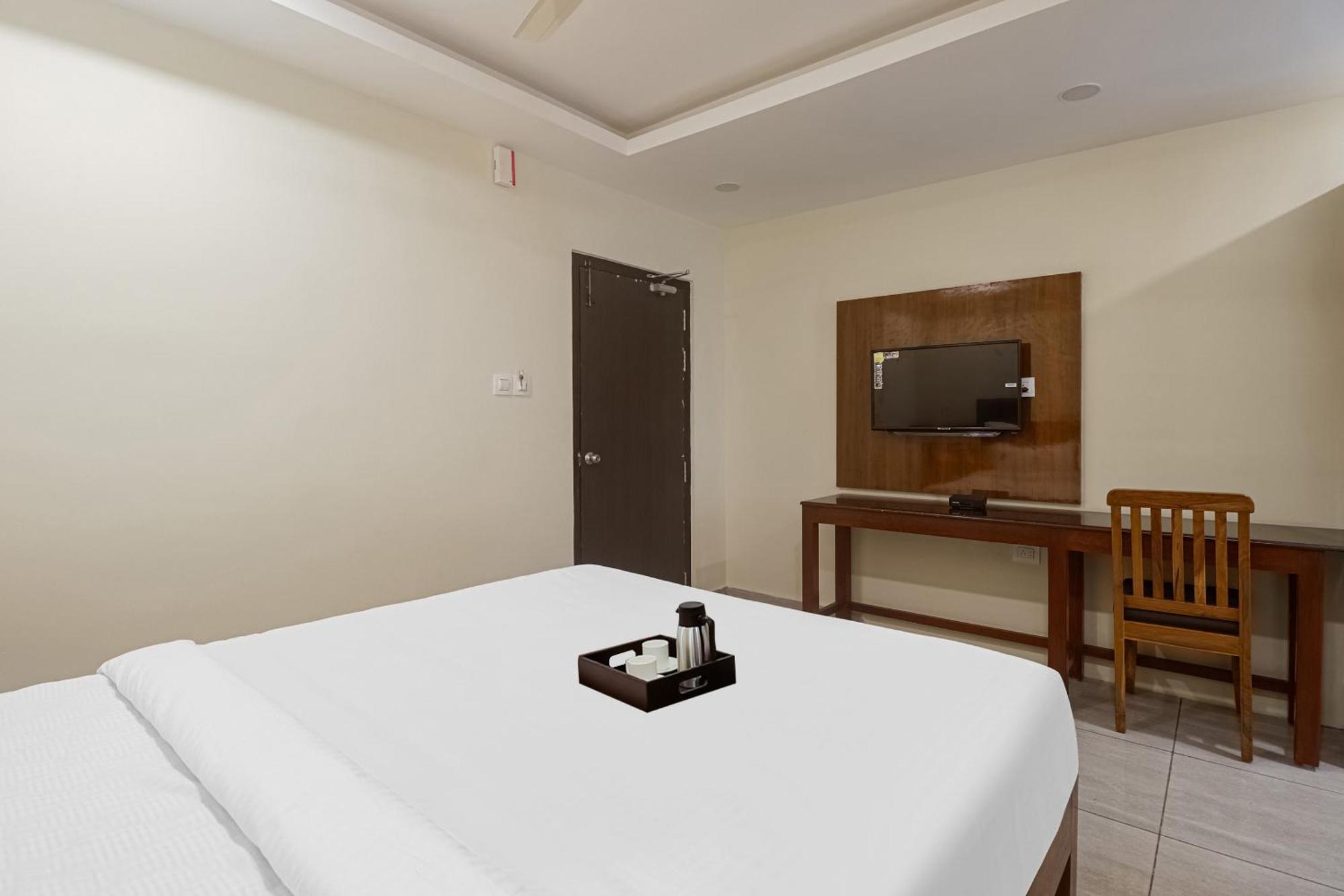 ホテル Townhouse Dj Grand ティルパティ エクステリア 写真