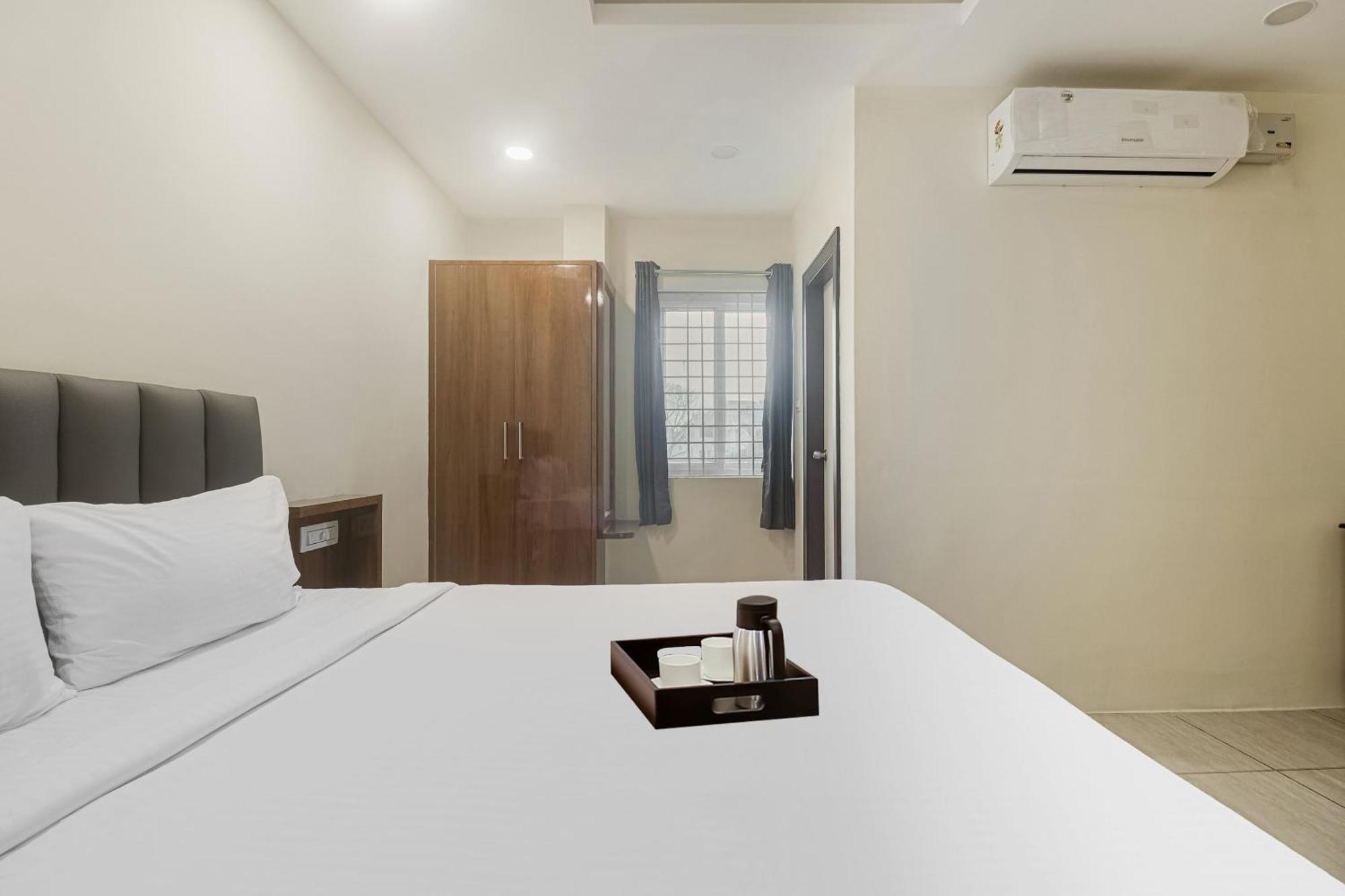 ホテル Townhouse Dj Grand ティルパティ エクステリア 写真