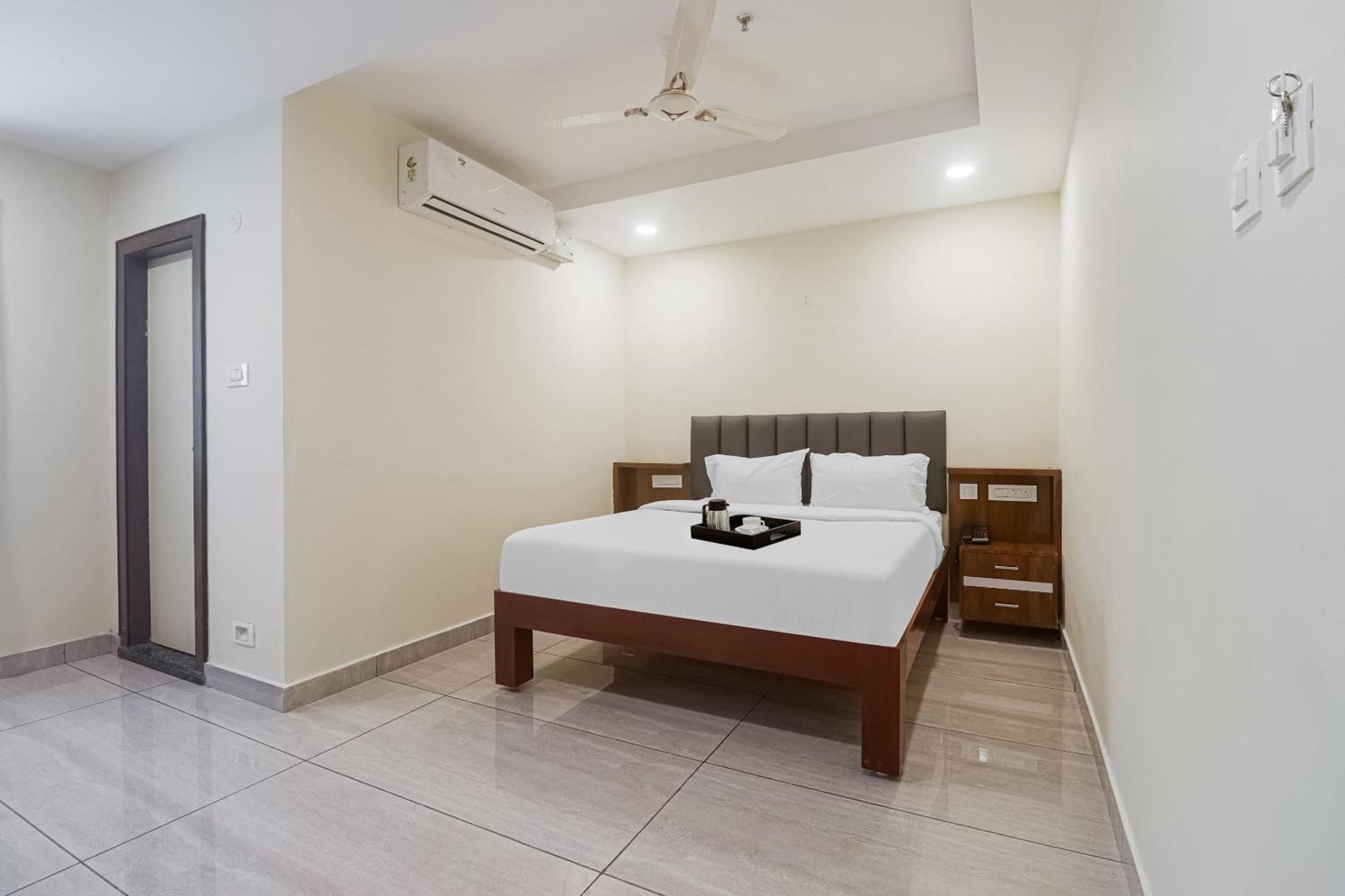 ホテル Townhouse Dj Grand ティルパティ エクステリア 写真