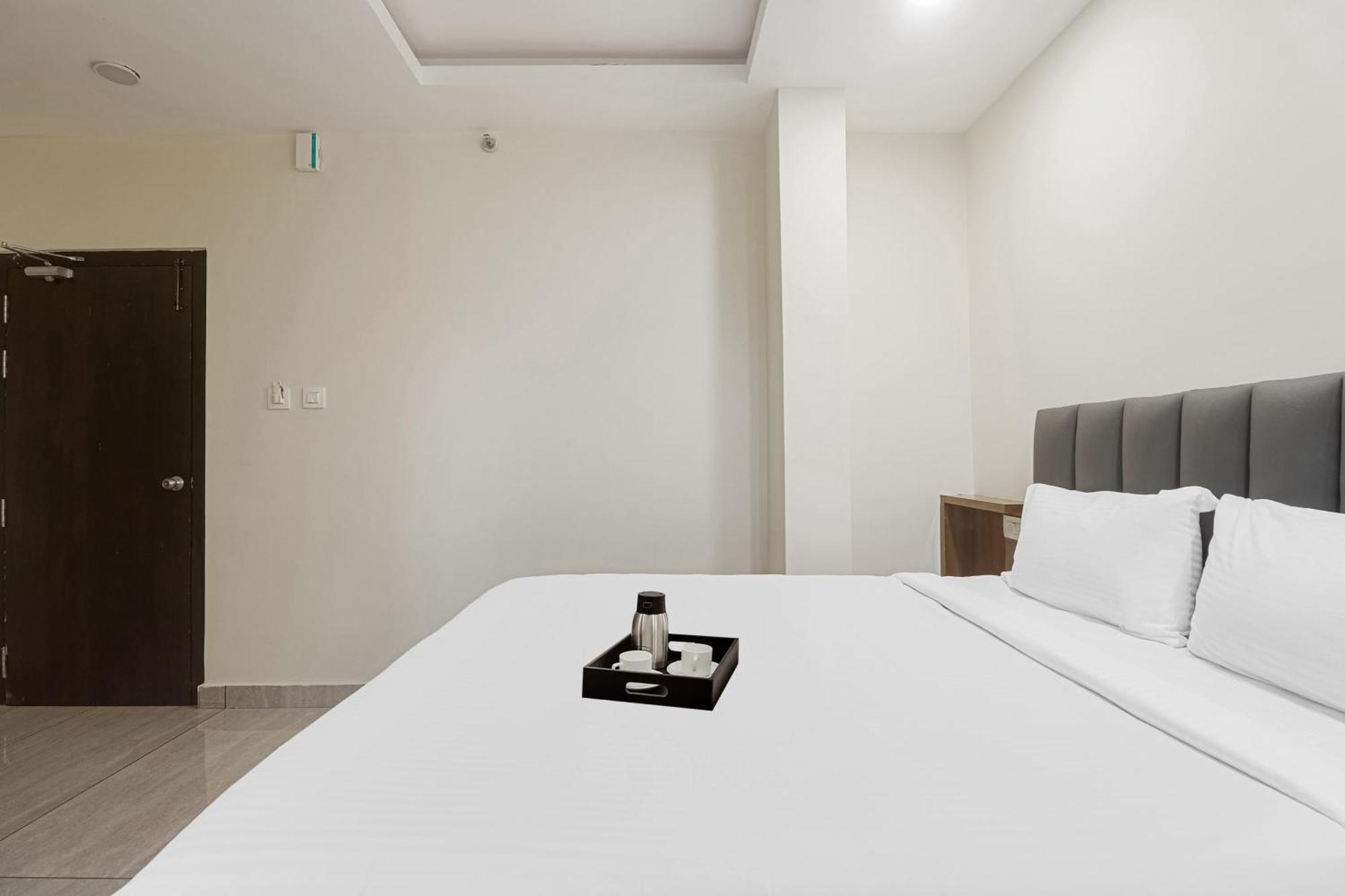 ホテル Townhouse Dj Grand ティルパティ エクステリア 写真