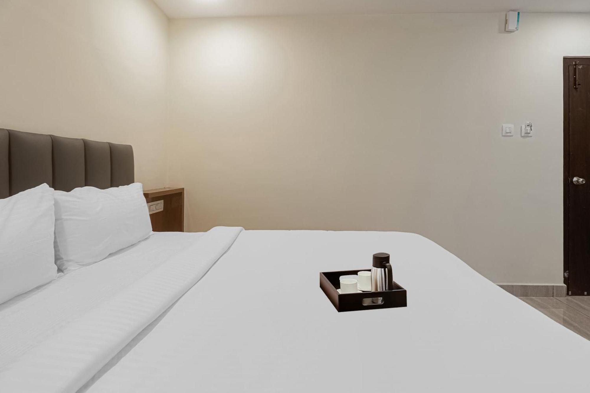 ホテル Townhouse Dj Grand ティルパティ エクステリア 写真