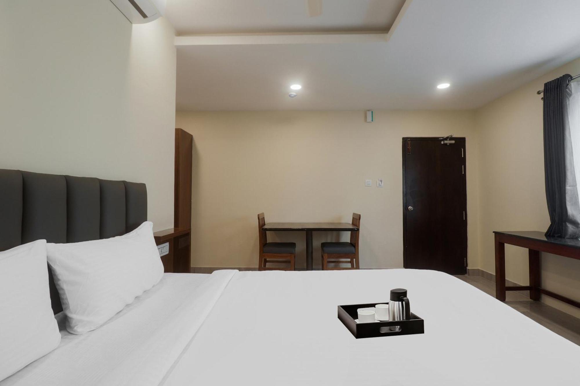 ホテル Townhouse Dj Grand ティルパティ エクステリア 写真