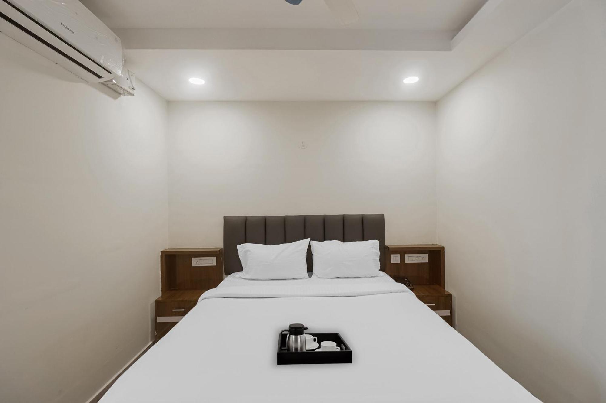 ホテル Townhouse Dj Grand ティルパティ エクステリア 写真