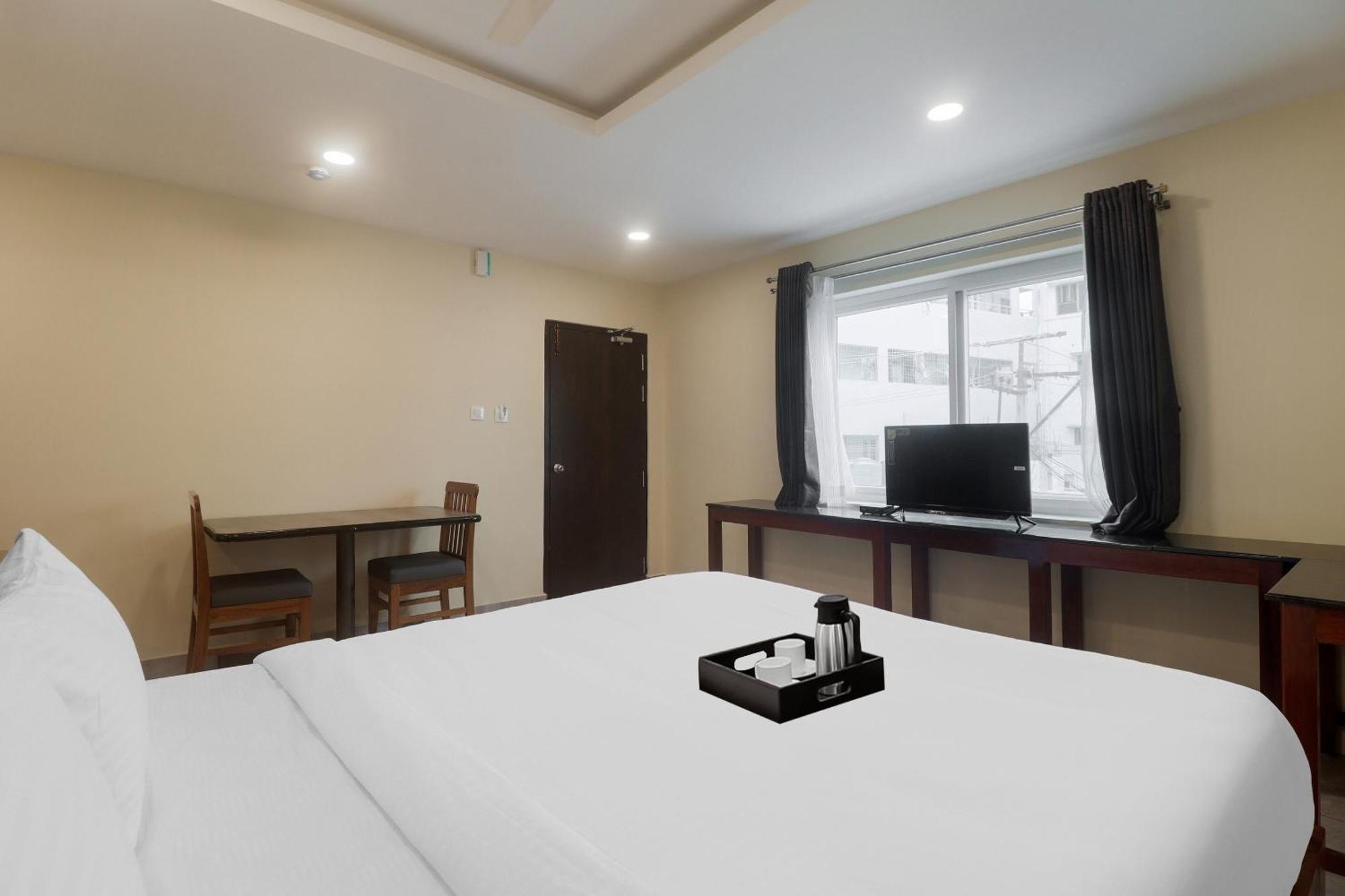 ホテル Townhouse Dj Grand ティルパティ エクステリア 写真